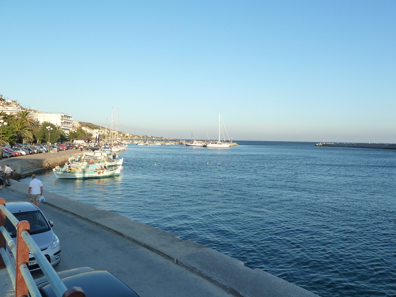 P1040232-Plomarion Limani Icindeyiz.JPG